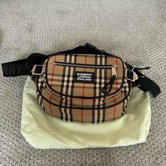 Burberry belt bag
